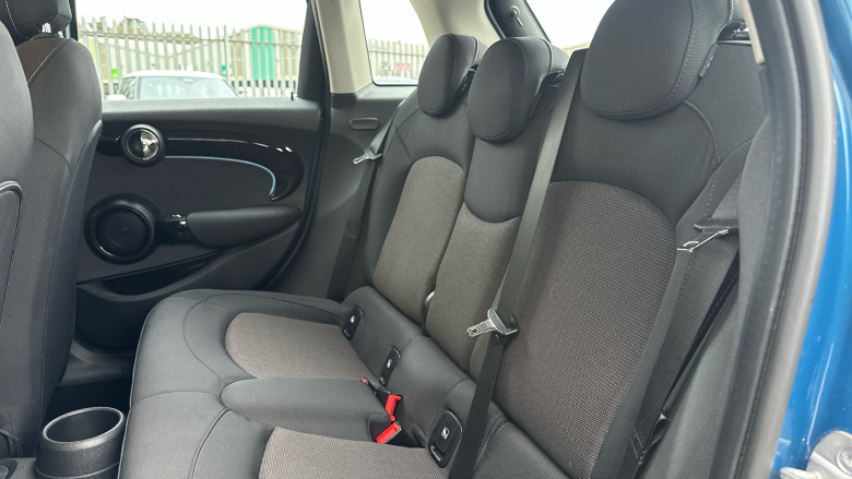 MINI Hatchback 1.5 Cooper Classic 5dr Auto Petrol Hatchback